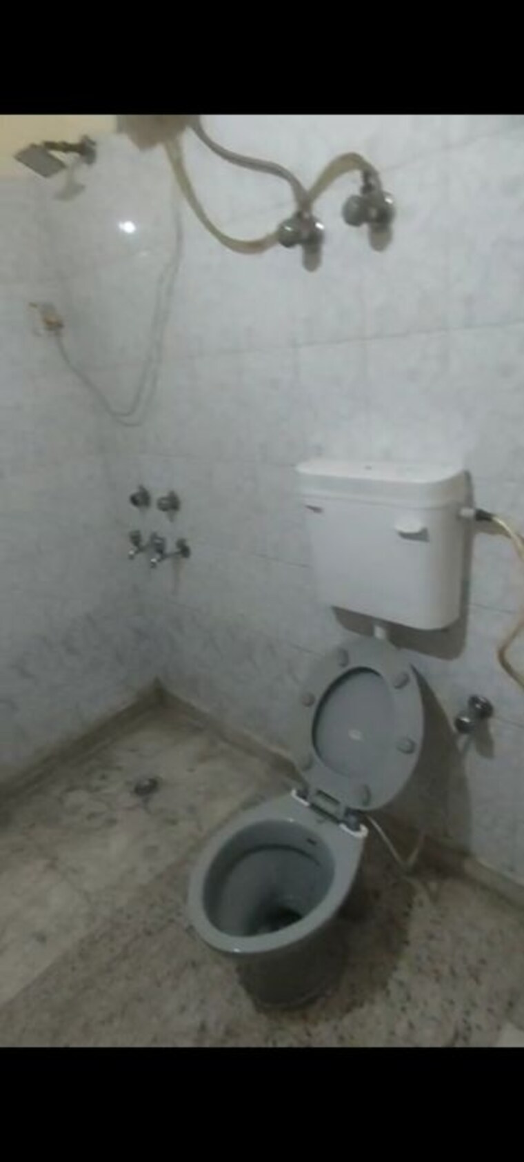 Bathroom, vaishali sector 5 3.5 Bedroom 112 Sq.Mt. Builder Floor In Vaishali Sector 5 Ghaziabad 10382561