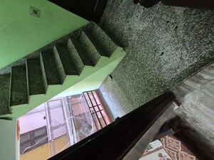 Furnished Amenities in 1.5 BHK Builder Floor at Mayur Vihar – for Rent