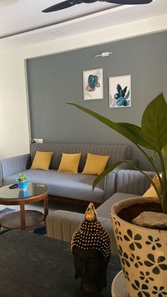 1 BHK Apartment For Rent in Ashish Complex