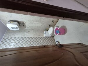 Bathroom in 2.5 BHK Builder Floor at Mayur Vihar – for Rent