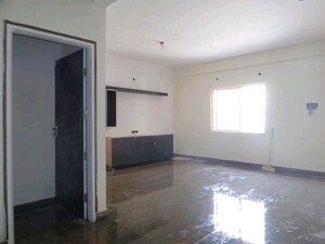 Room in 3 BHK Builder Floor at Jp Nagar Phase 7 – for Rent