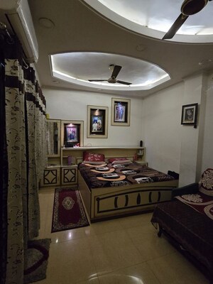 Bedroom in 4 BHK Builder Floor at Rajendra Nagar Sector 3 – for Sale