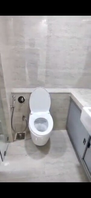 Bathroom in 3.5 BHK Apartment at Sheth Auris Serenity Tower 1, Malad West – for Rent