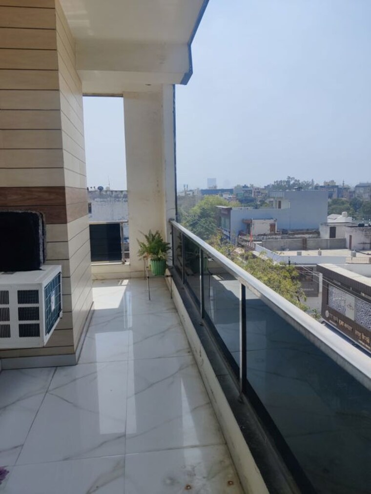 Balcony, shyam park extension 4 Bedroom 1950 Sq.Ft. Builder Floor In Shyam Park Extension Ghaziabad 10382605