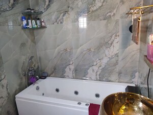 Team Area in 4 BHK Builder Floor at Shyam Park Extension – for Sale