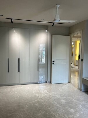 Room in 3 BHK Apartment at BPTP Amstoria Country Floor, Sector 102 – for Sale