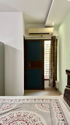 Room in 3 BHK Builder Floor at Palam Vihar Residents Association, Palam Vihar – for Rent