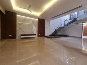 Room in 3 BHK Apartment at DDA Platinum Heights, Sector 18 Dwarka – for Rent
