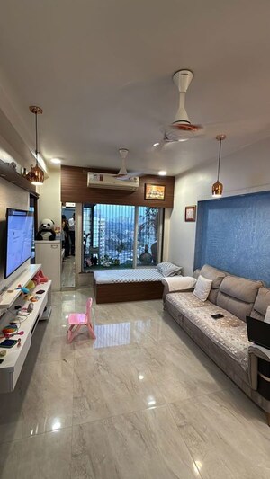 Living Room in 2 BHK Apartment at Kalpataru Towers, Kandivali East – for Rent