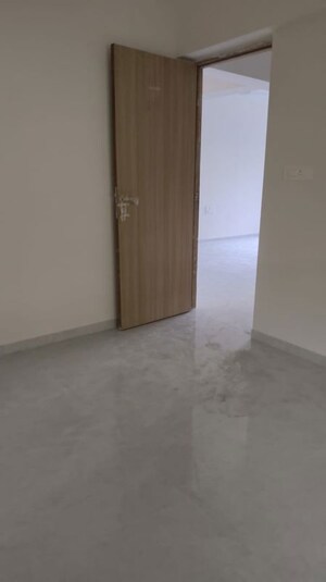Room in 2 BHK Apartment at Gulmohar Sindhi CHS, Chembur – for Rent
