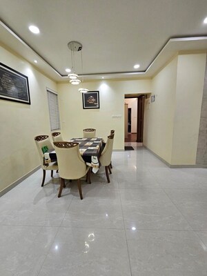Team Area in 4 BHK Apartment at Raheja Odyssey, Kandivali East – for Rent