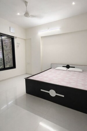 Master Bedroom in 2 BHK Apartment at Aditya CHS Mulund, Mulund East – for Rent