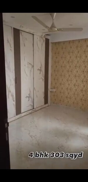 Room in 4 BHK Builder Floor at Sector 85 – for Sale