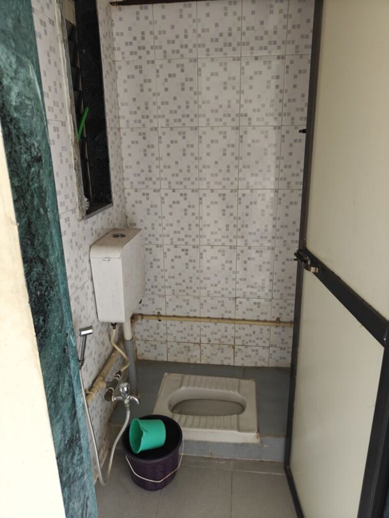 Bathroom, worli 1 Bedroom 350 Sq.Ft. Apartment In Worli Mumbai 10382644