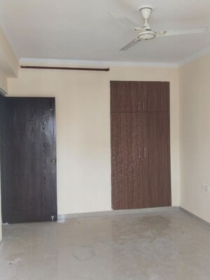 Room in 3 BHK Apartment at KW Srishti Phase II, Raj Nagar Extension – for Rent