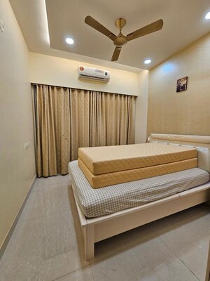 Bedroom in 3 BHK Apartment at Oberoi Gardens Kandivali, Kandivali East – for Sale