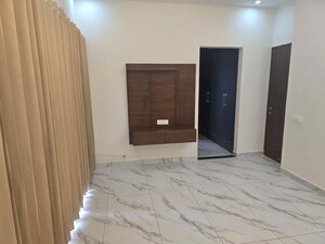 Room in 3 BHK Apartment at Thakkarwal – for Rent
