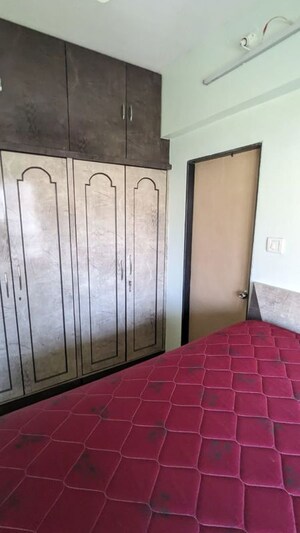 Master Bedroom in 3 BHK Apartment at Bajaj Enchante Panchsheel CHS, Andheri West – for Rent