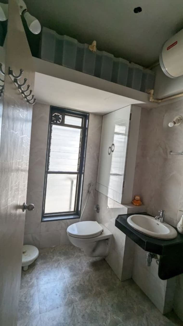 Bathroom, bajaj-enchante-panchsheel-chs 3 Bedroom 1250 Sq.Ft. Apartment In Andheri West Mumbai 10382690