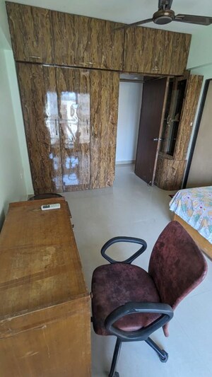 Master Bedroom in 3 BHK Apartment at Bajaj Enchante Panchsheel CHS, Andheri West – for Rent
