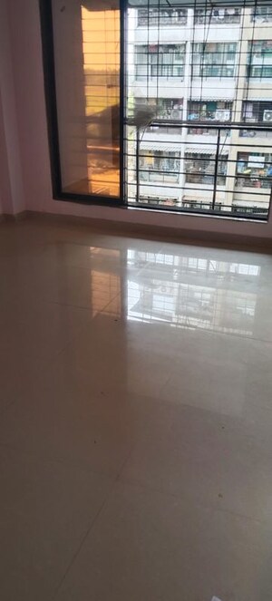 Room in 2 BHK Apartment at Sky Avenue, Nalasopara West – for Rent