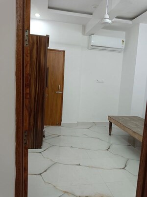 Room in 2 BHK Builder Floor at Lajpat Nagar 4 – for Rent