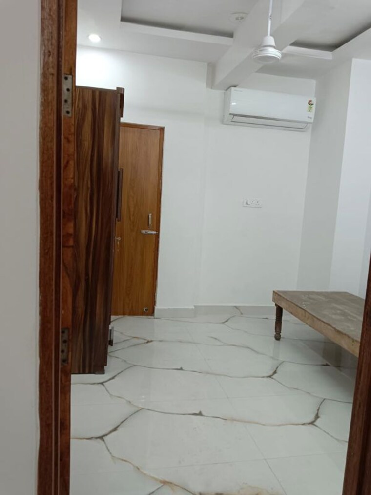 Room, lajpat nagar 4 2 Bedroom 575 Sq.Ft. Builder Floor In Lajpat Nagar 4 Delhi 10382688