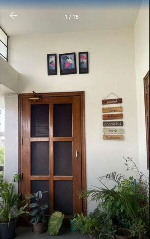 Room in 3 BHK Builder Floor at Sector 42 – for Rent