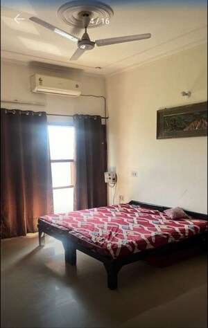 Bedroom in 3 BHK Builder Floor at Sector 42 – for Rent