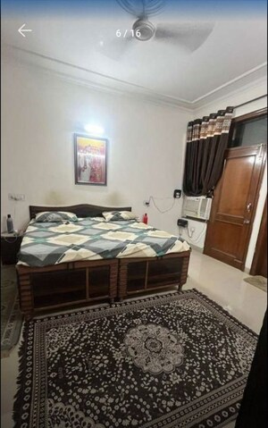 Bedroom in 3 BHK Builder Floor at Sector 42 – for Rent