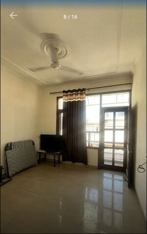 Living Room in 3 BHK Builder Floor at Sector 42 – for Rent