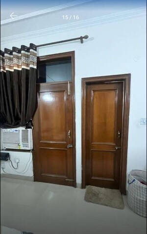 Living Room in 3 BHK Builder Floor at Sector 42 – for Rent