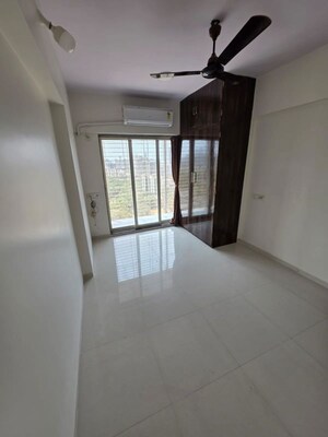 Room in 1 BHK Apartment at Samar Heights, Antop Hill – for Rent