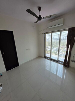 Room in 1 BHK Apartment at Samar Heights, Antop Hill – for Rent