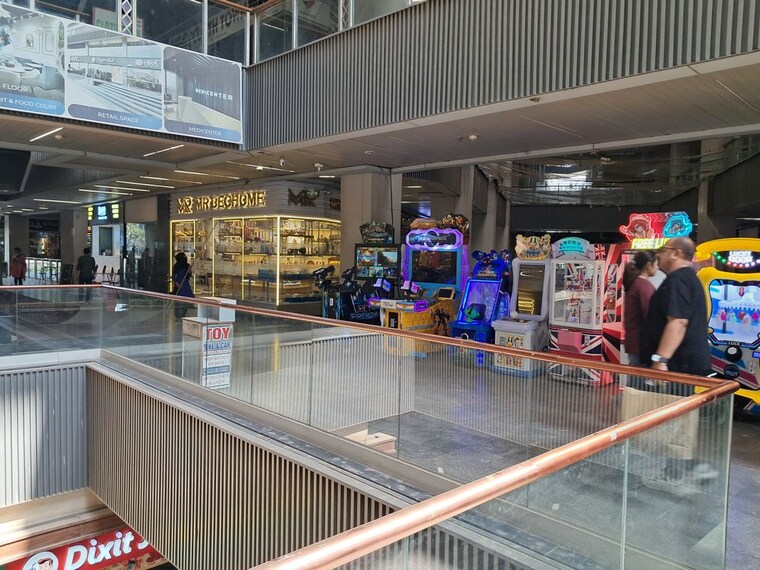 Exterior View, galaxy-blue-sapphire-plaza Commercial Shop 181 Sq.Ft. In Sector 4 Greater Noida Greater Noida 10382692