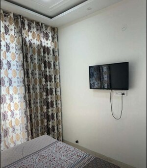 Room in 2 BHK Builder Floor at Sector 38 – for Rent