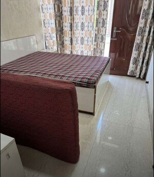 Bedroom in 2 BHK Builder Floor at Sector 38 – for Rent