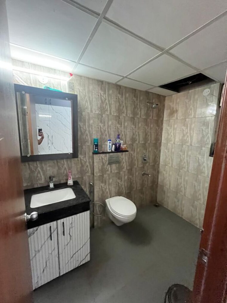 Bathroom, shapoorji-pallonji-joyville-gurgaon 3 Bedroom 1852 Sq.Ft. Apartment In Sector 102 Gurgaon 10382723