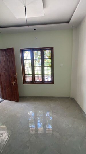 Room in 2 BHK Independent House at Maulviganj – for Sale