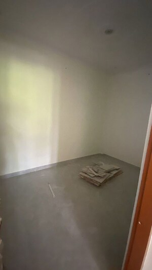 Room in 2 BHK Independent House at Maulviganj – for Sale