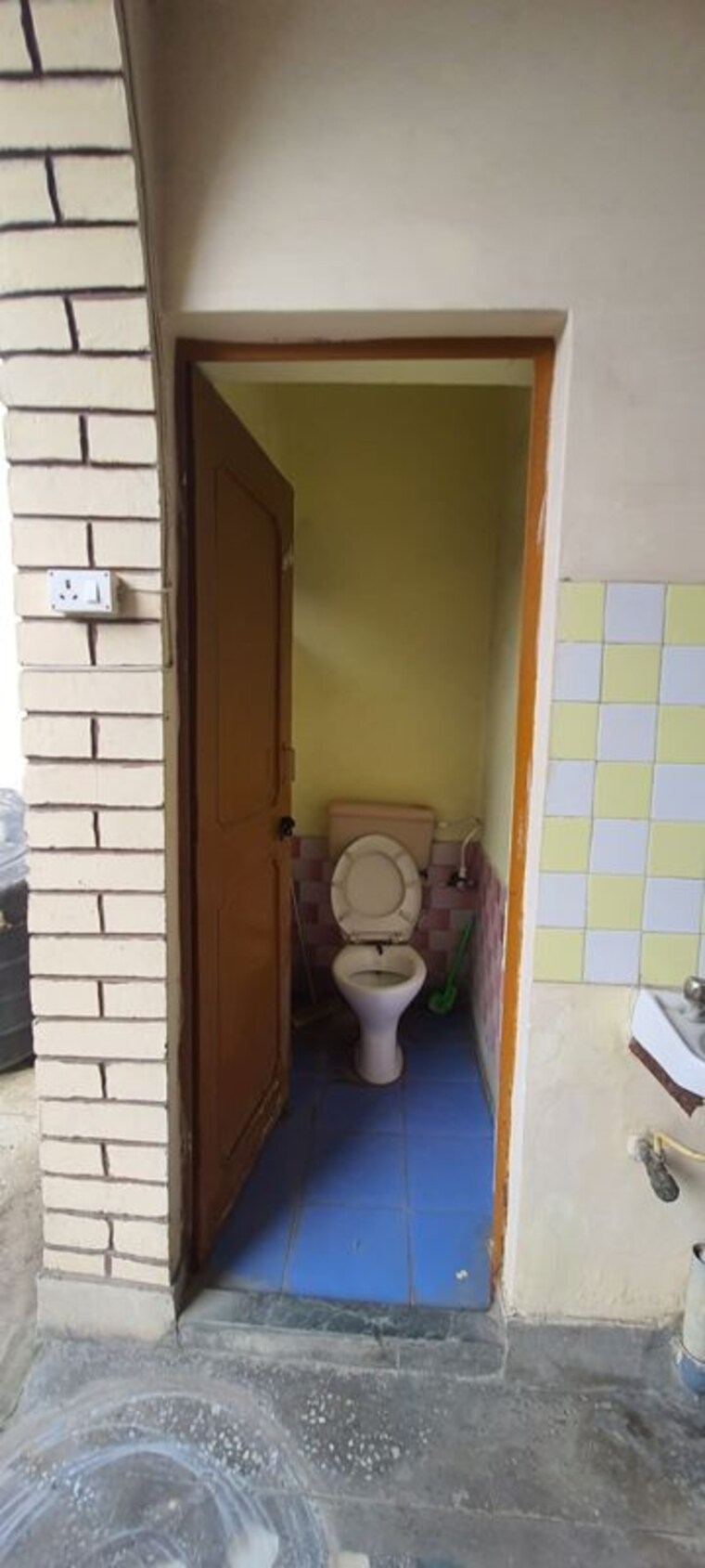 Bathroom, sector 16 a 2.5 Bedroom 133 Sq.Ft. Independent House In Sector 16 A Faridabad 10382749