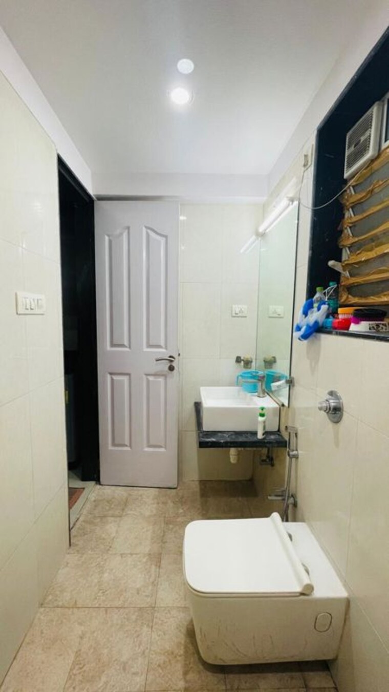 Bathroom, conwood-astoria 1 Bedroom 600 Sq.Ft. Apartment In Goregaon East Mumbai 10382751