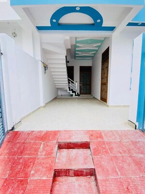 Bedroom in 2 BHK Independent House at Maulviganj – for Sale