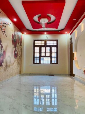Room in 2 BHK Independent House at Maulviganj – for Sale