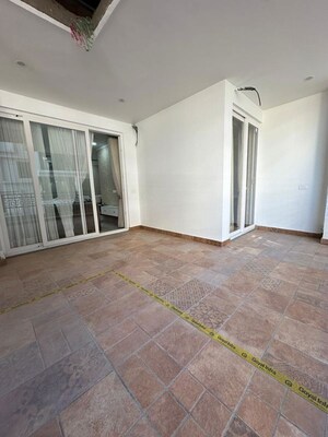 Room in 3 BHK Apartment at Maxxus Elanza, International Airport Road – for Rent