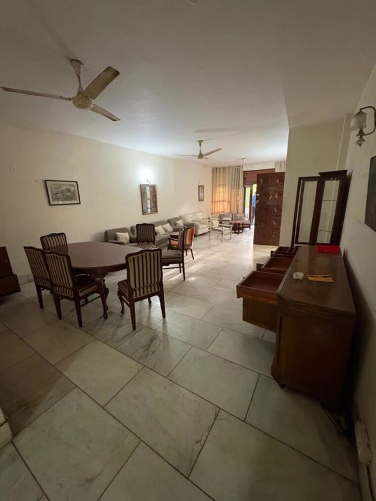 Dining area, greater kailash ii 3 Bedroom 2800 Sq.Ft. Builder Floor In Greater Kailash ii Delhi 10382783