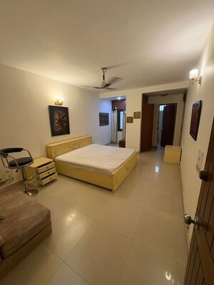 Master Bedroom in 3 BHK Builder Floor at Greater Kailash ii – for Rent