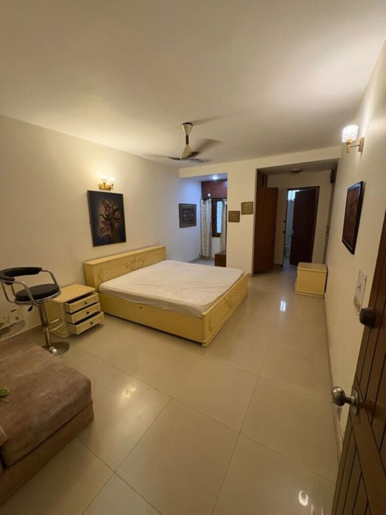 Master Bedroom, greater kailash ii 3 Bedroom 2800 Sq.Ft. Builder Floor In Greater Kailash ii Delhi 10382783