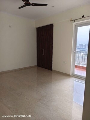 Room in 3 BHK Apartment at Omega Windsor Greens, Faizabad Road – for Rent
