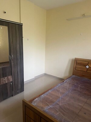 Room in 2 BHK Apartment at Kutwal Colony – for Rent